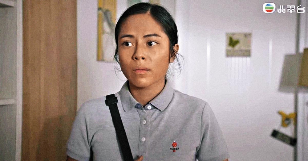 港媽指女兒排出一條白色寄生蟲,令她懷疑是家中新聘請的外傭所致。