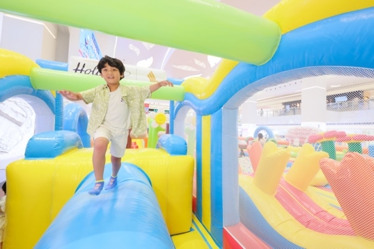 小朋友可以挑戰障礙陣。