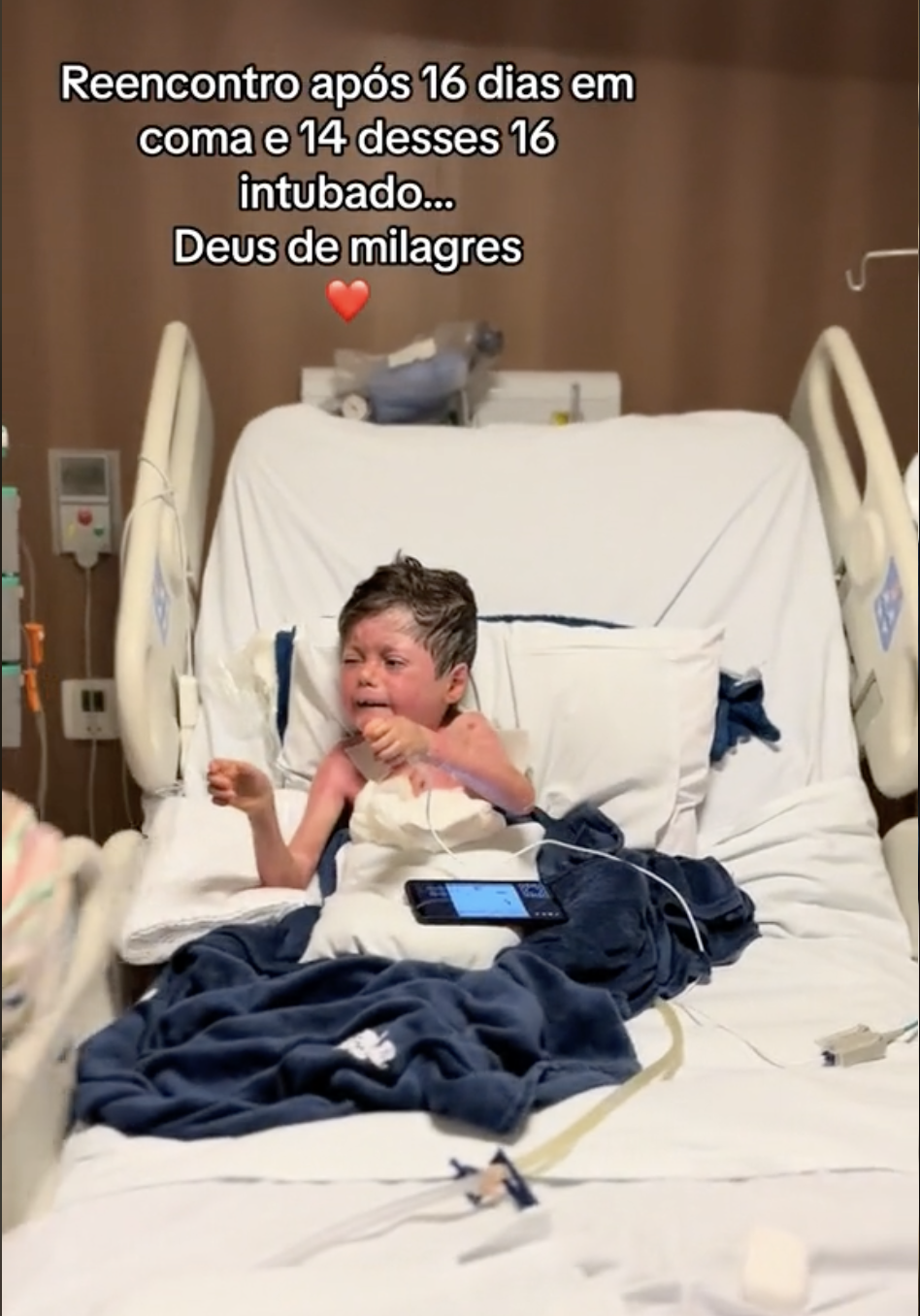 兒子見到媽媽那刻瞬間淚崩。