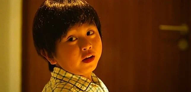 一名網民出post指，搭電梯時因遇著亂撳電梯掣的小孩，導致遲到。