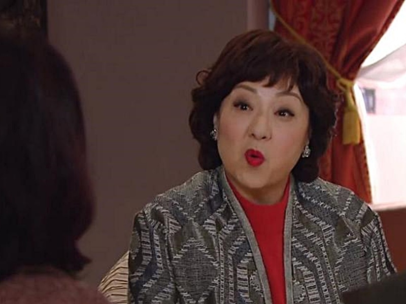 女傭臨走時，甚至笑眯眯對事主說：「工資方面我相信太太不會虧待的的。」