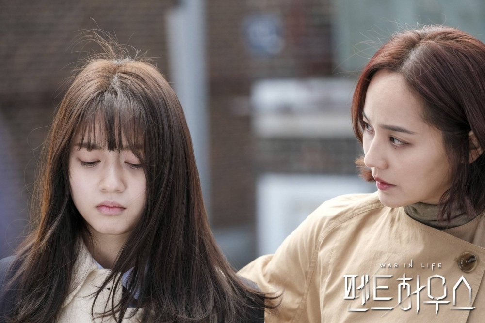 媽媽心痛女兒孤立無援，勇敢頂撞惡霸家長。