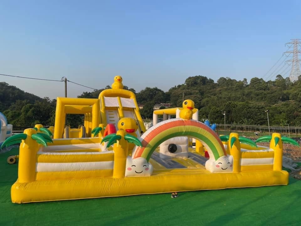 超好玩充氣城堡。