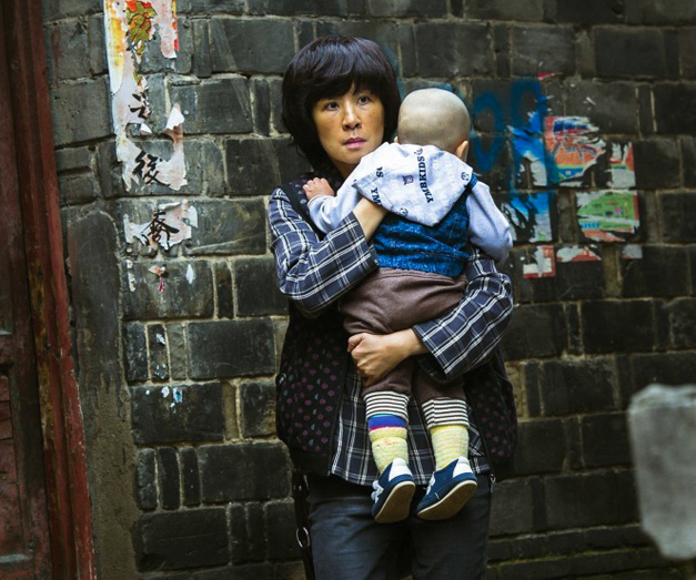 小孩子較弱小，容易被不法之徒乘虛而入。