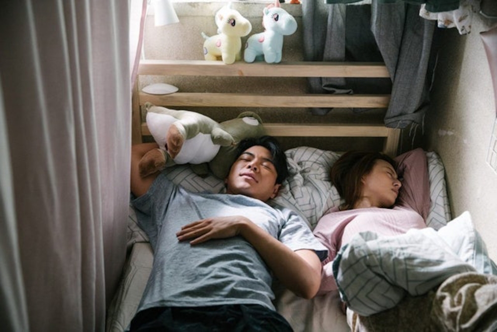 夫妻睡過頭，導致女兒返學遲到。