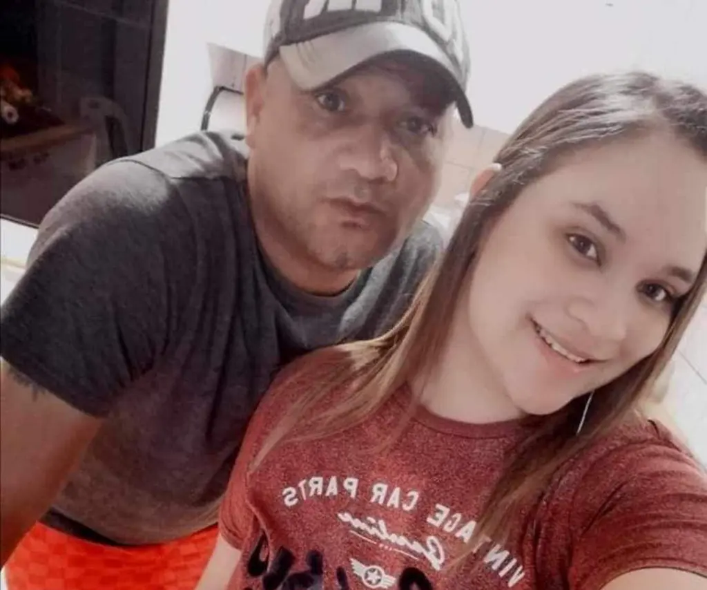 Sheldon指結婚時,同樣希望養父陪她走上紅毯。