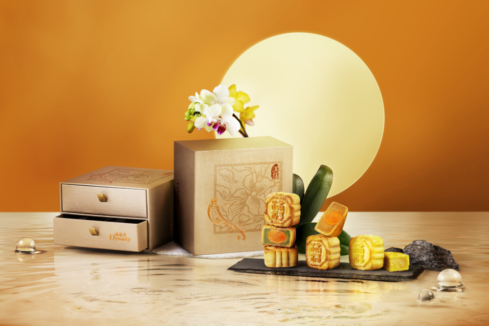 滿福樓招牌迷你月餅，包括白蓮蓉及斑蘭口味。