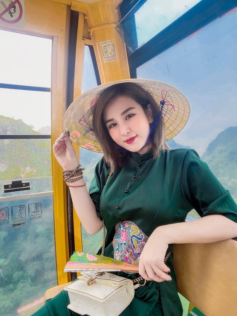 明芳完全不會做家務，不懂得洗碗、煮飯、掃地。