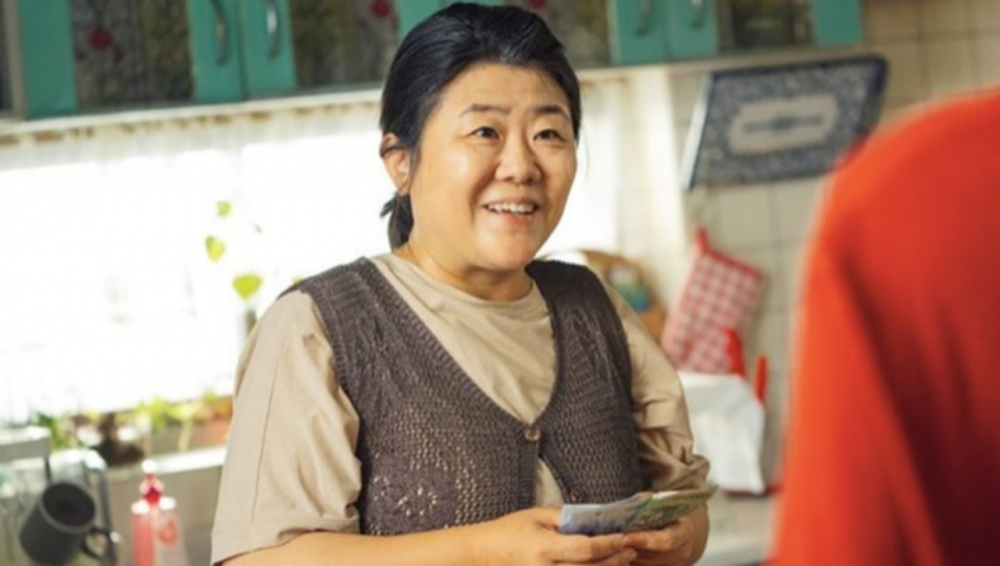 嫲嫲揚言要給先結婚的孫子500萬（約123萬港元），後結婚給300萬（約74萬港元）。