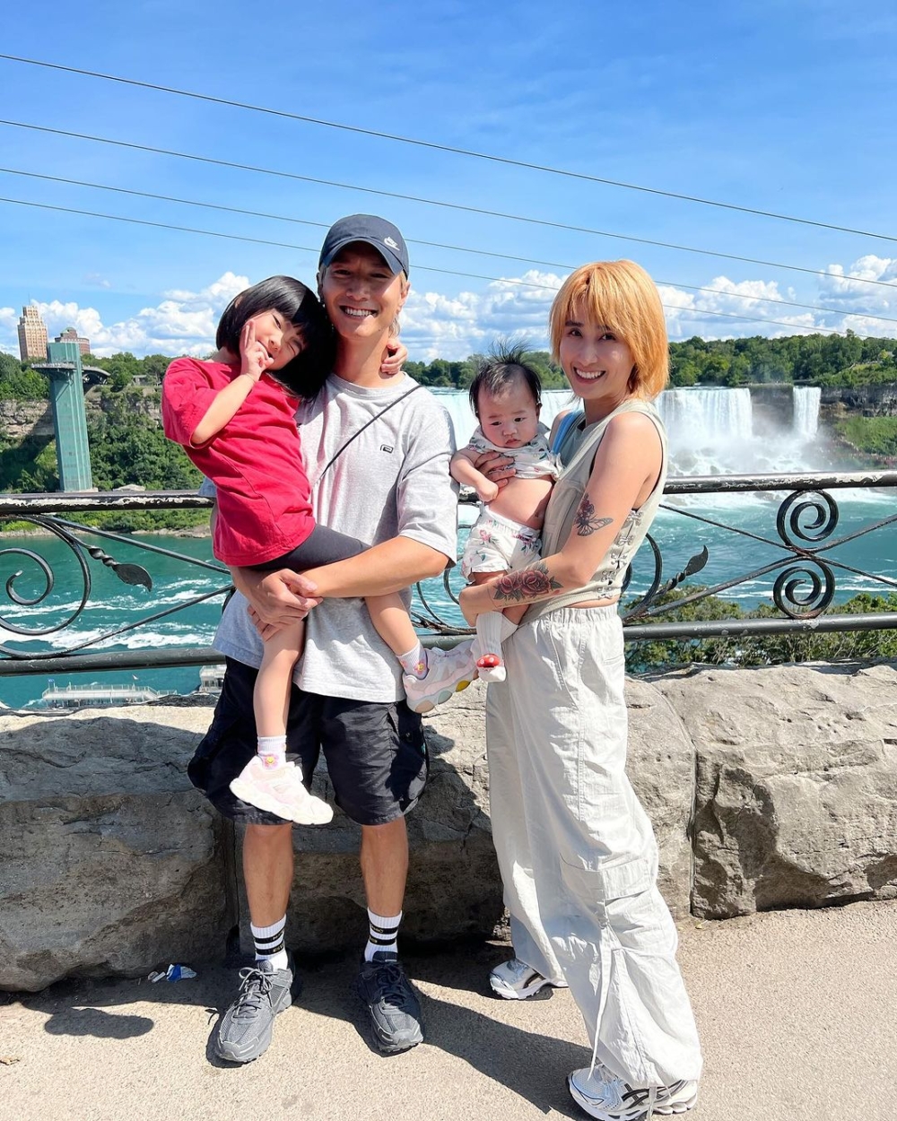 陳柏宇和太太符曉薇如今育有兩名女兒。