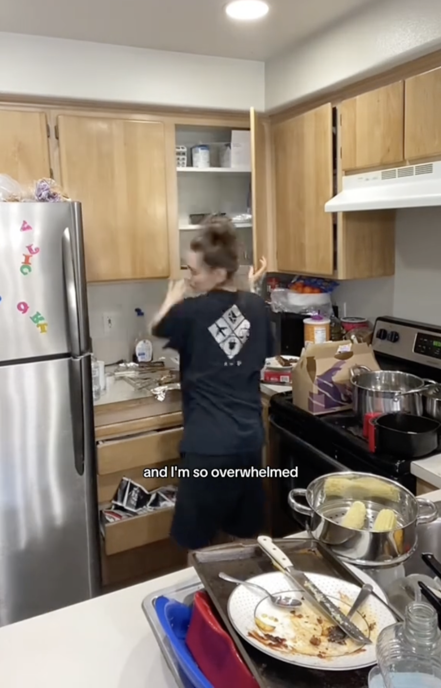 Amanda經常因為要做家務而感到身心疲憊。