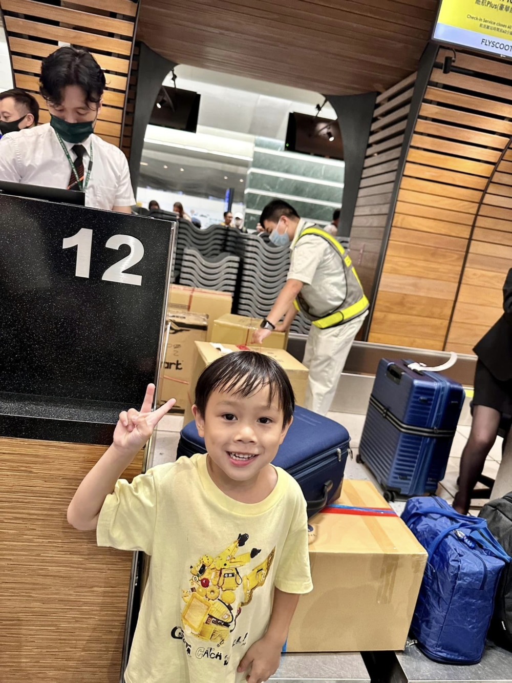 黃瑄透露兒子只有在離境前找他哭,抵達新加坡後反而很堅強。