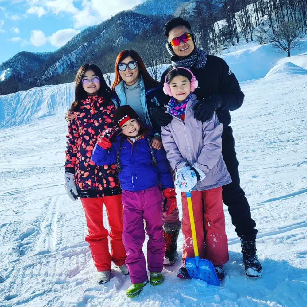 胡諾言和太太陳琪育有三名子女。