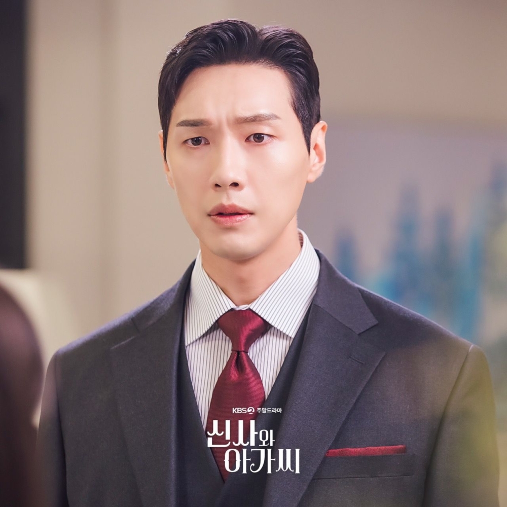 Angeline的父親因無法接受女兒與男方家庭的經濟差距,向她發出最後通牒。