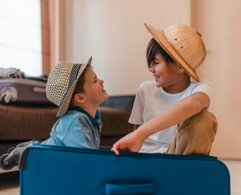 讓孩子參與揀選酒店和交通工具，令理財教育更有新鮮感