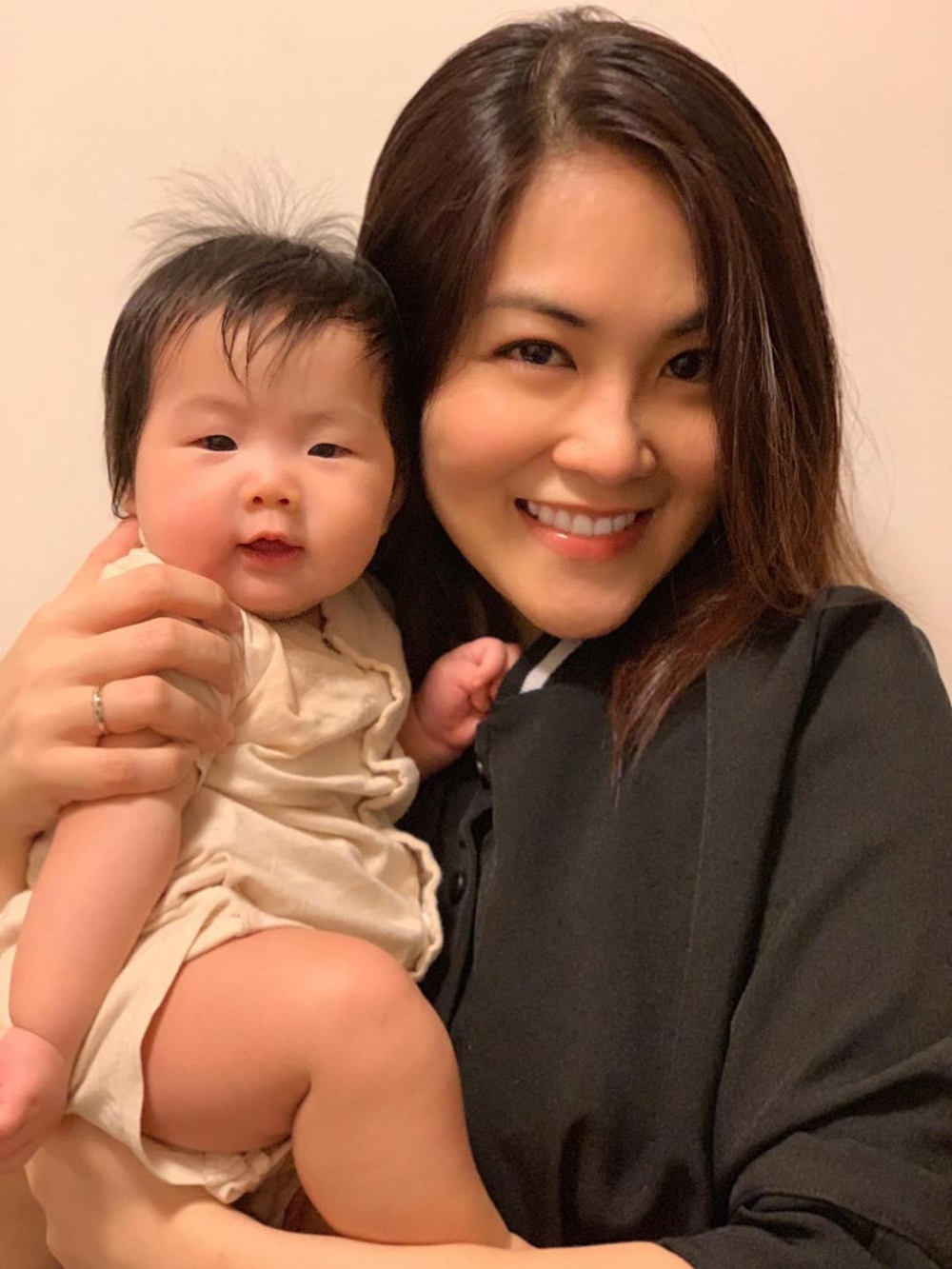 何基佑分享指,在兒子未出世前的某天,老婆忽然問:「如果將來清義(兒子)出世後,我修身失敗...你會不會嫌棄我?」