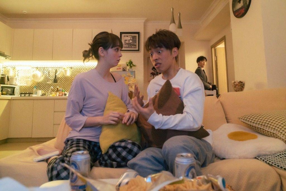 老公發脾氣，認為太太「謀佢層樓」。