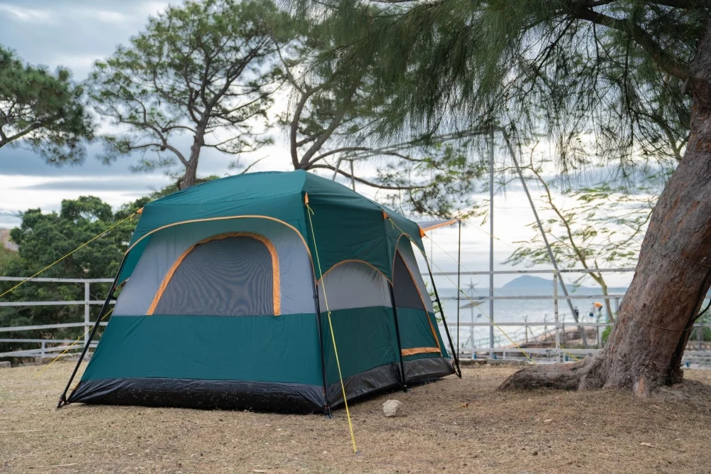 也可自備裝備到野營區佔地觀賞美麗海景。