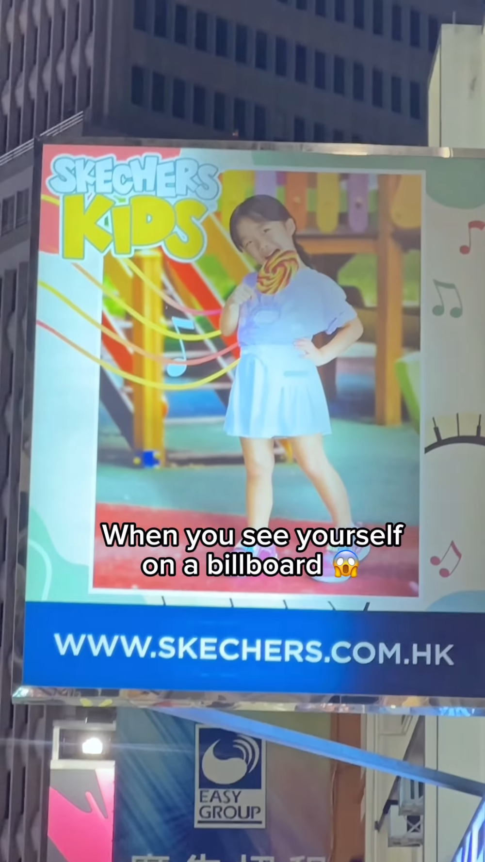 人氣KOL張厚耀於社交平台貼出與女兒外出打卡其廣告相的影片。