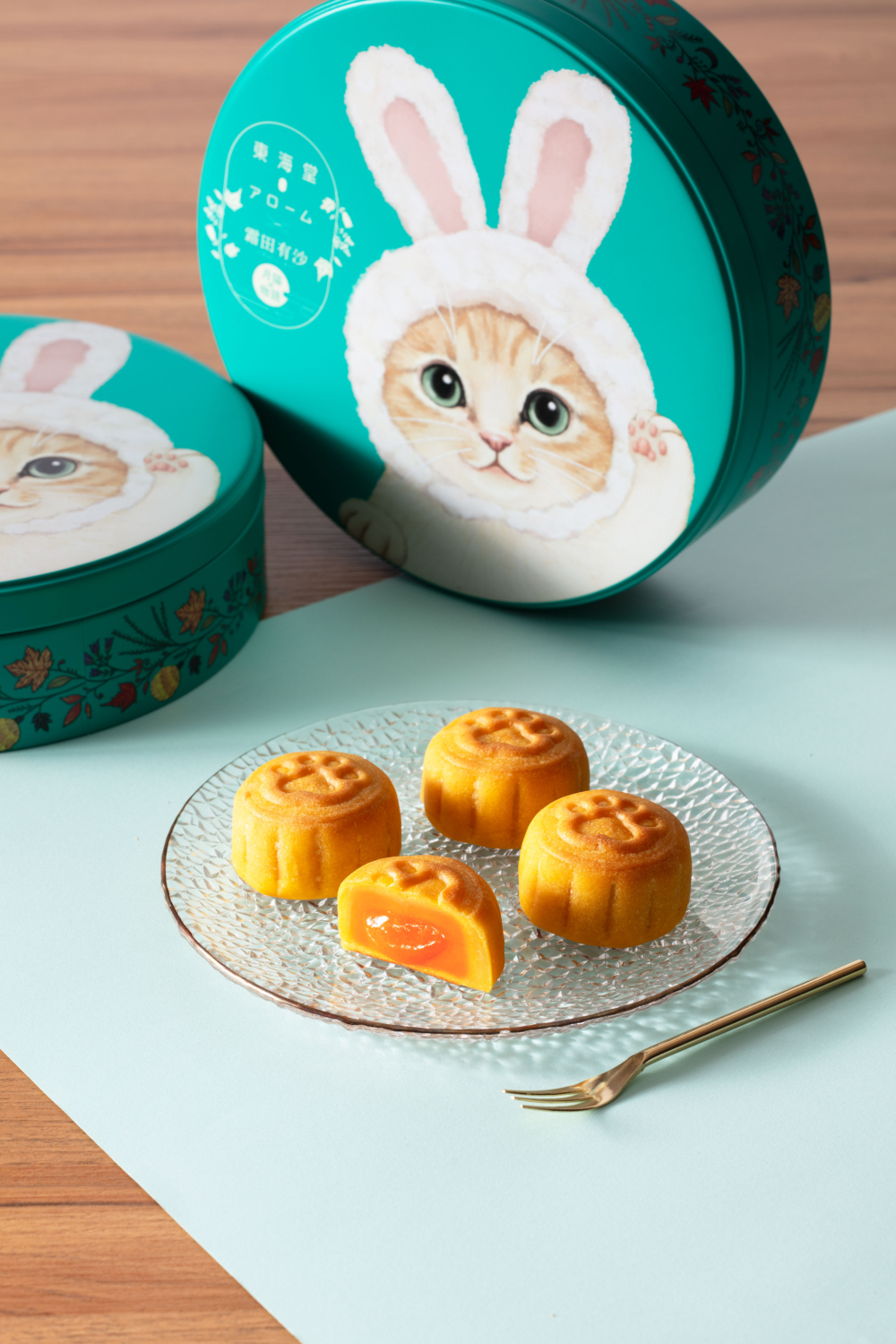 東海堂 アローム 首度聯乘日本著名人氣插畫家霜田有沙推出貓掌圖案月餅。