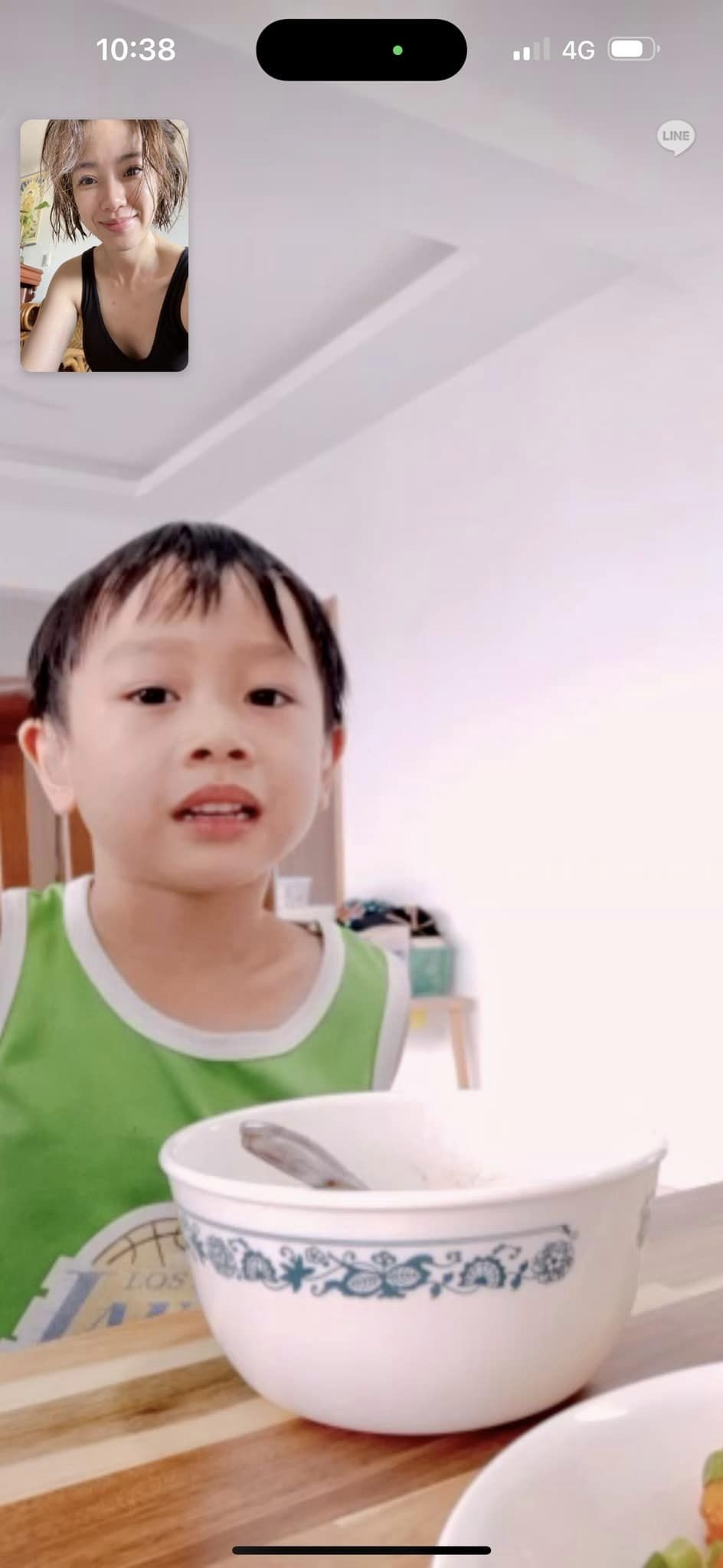 兒子會在視訊時表達對媽媽的想念。