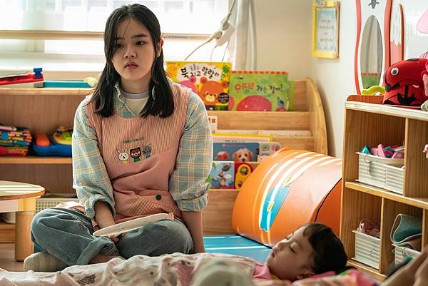 女網友指，她的姐姐一直讓她幫助照顧小孩。