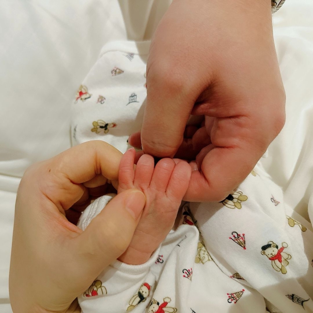 Selina曾經遭燒傷的關係，身體的代謝比一般孕婦差，她仍一一克服