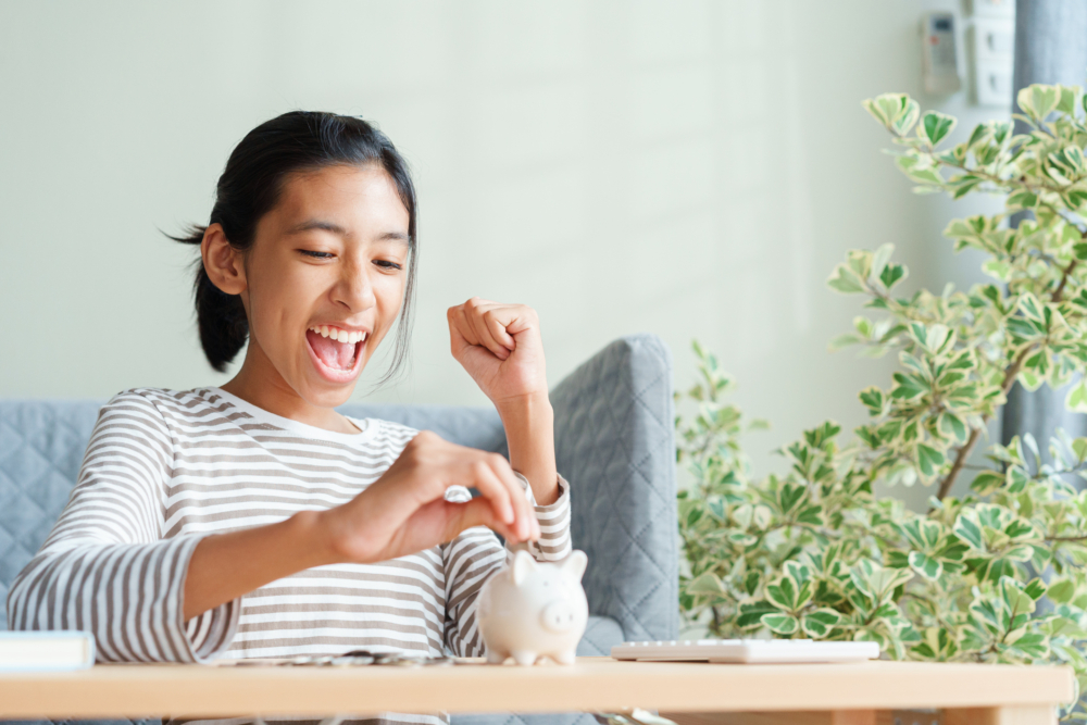 日本一位爸爸分享指，家中讀小四的女兒趁暑假通過向家人賣可樂賺錢。