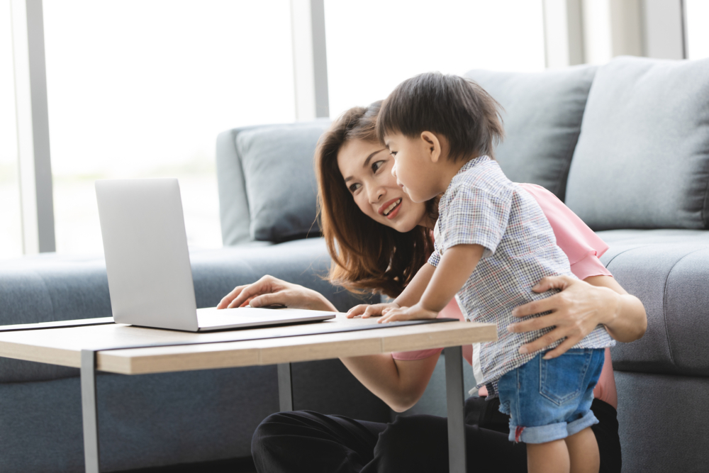 家長記得在帶上「註冊證」於「統一註冊日期」到學校辦理入學註冊手續。