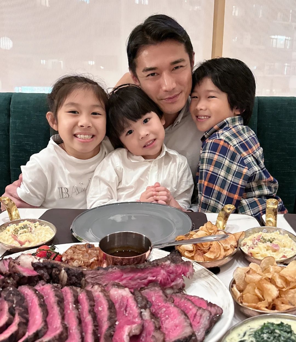 藝人黃祥興大女就讀於瑪利諾修院學校(小學部)。