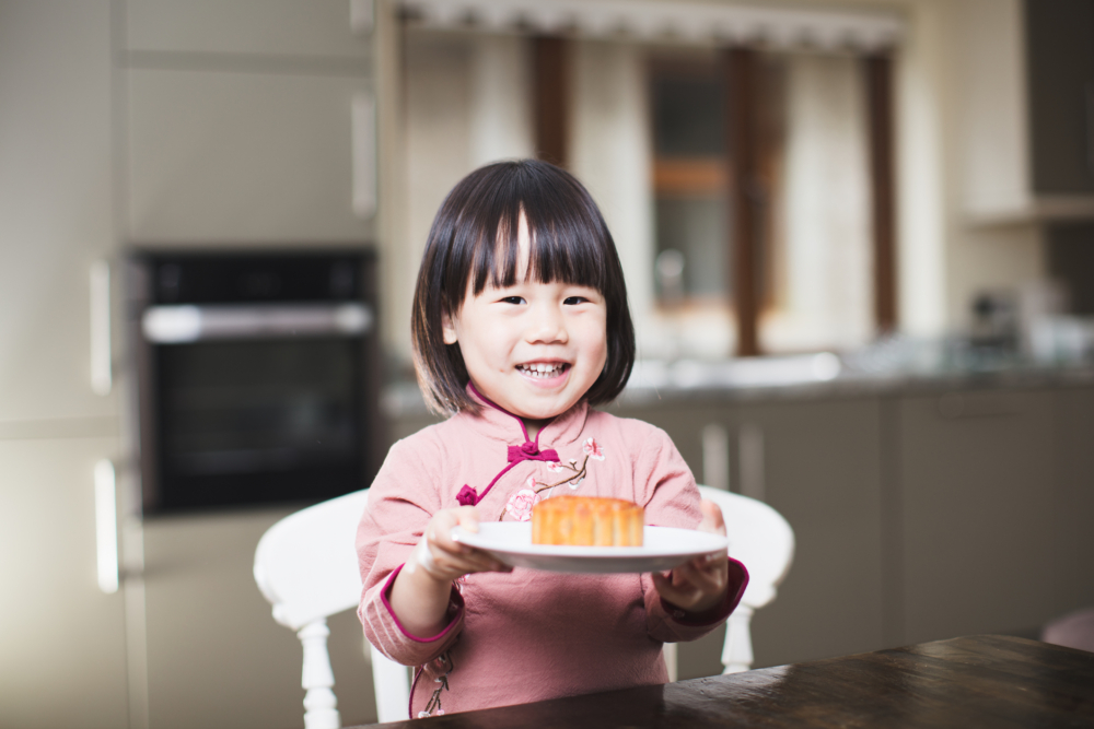 中秋節吃月餅的習俗有許多來源。