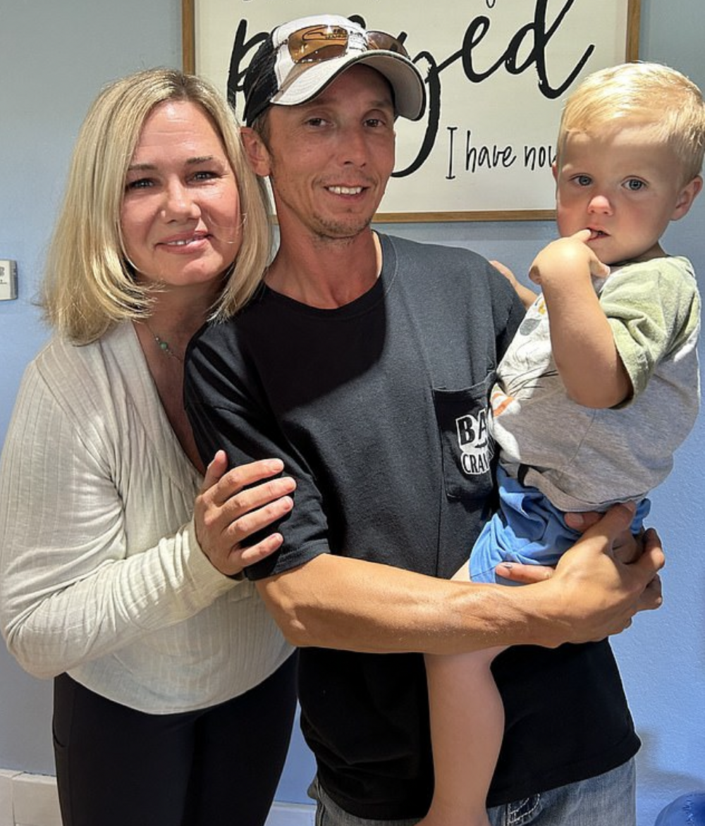 Christie決定收養丈夫前妻的遺孤。