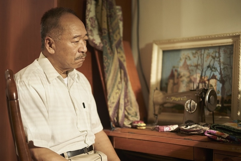 事主父親因家貧，認為沒錢供女兒上學