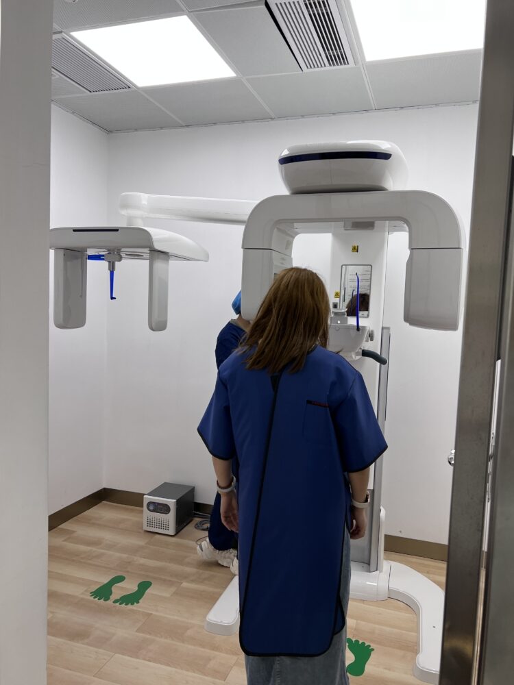 免費3D 口腔掃描讓牙醫先了解長者的牙齒問題。