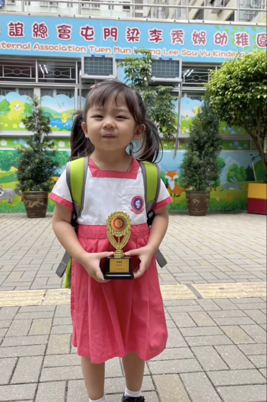 小黃妃過去一年多下四獎項。