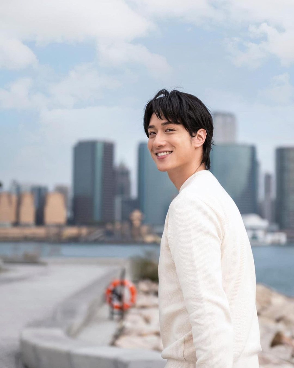 藝人劉俊謙畢業自賽馬會體藝中學。