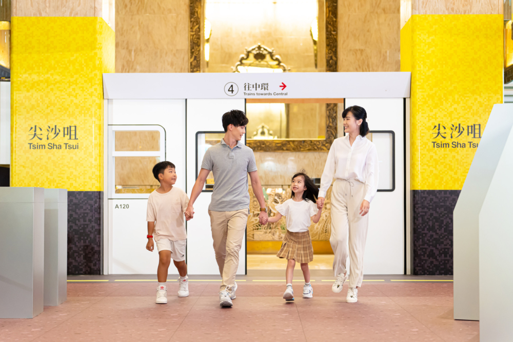 富豪九龍酒店與港鐵攜手呈獻「鐵‧渡‧樂」主題住宿計劃。