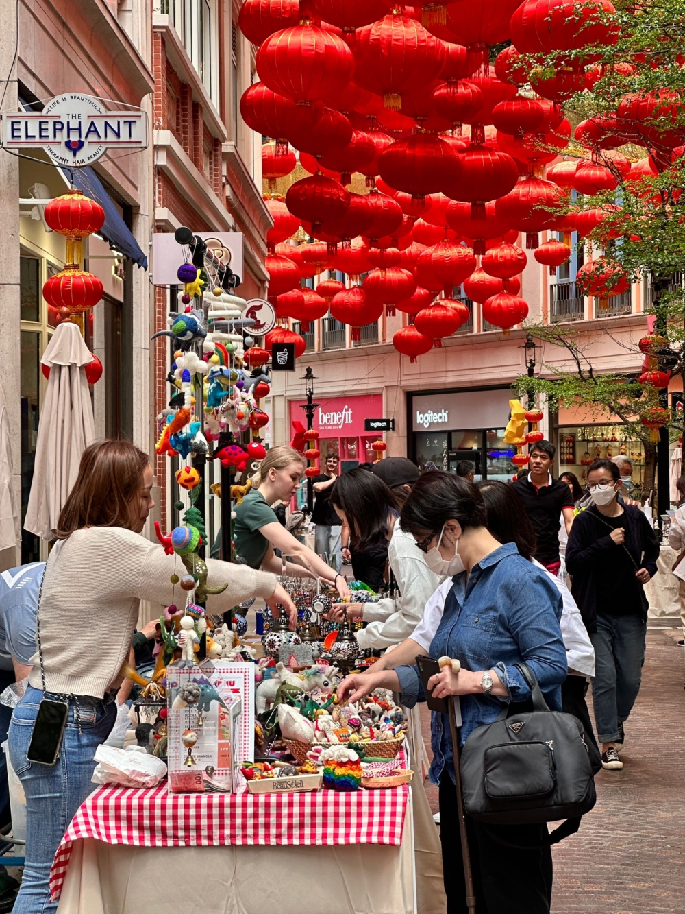 「躍兔 ‧ 迎月」綵燈會｜現場也有「月下與你」中秋慈善Pop-up市集。