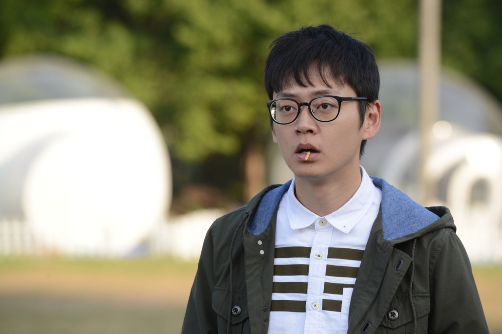 樓主指出這些男性的共同特徵:「頭髮一看就知道百元理髮,不然就禿頭」。