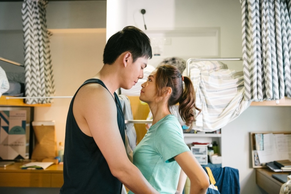 碩士生未婚懷孕,和女友登記結婚未通知媽媽。