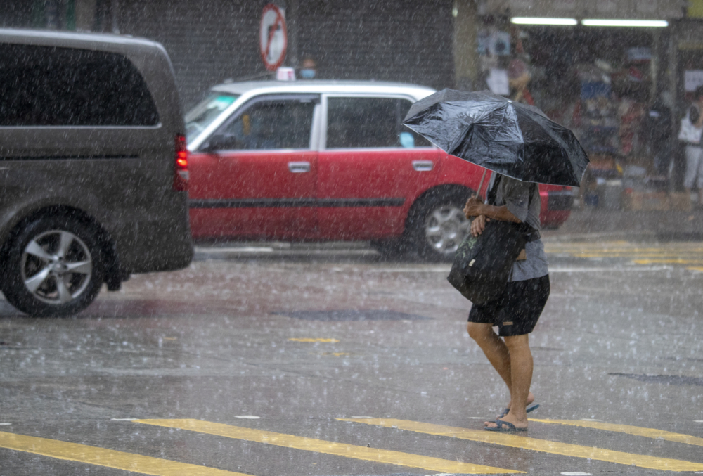 近日本港受颱風影響,多處水浸