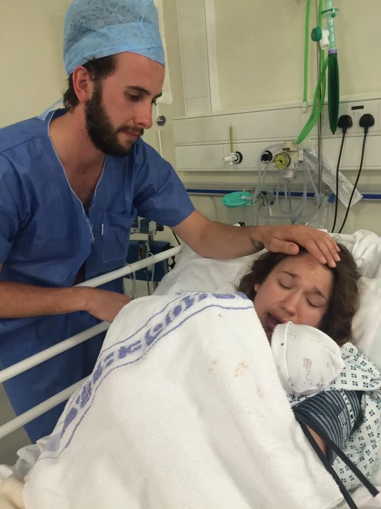 Francesca剖腹產生下愛兒。