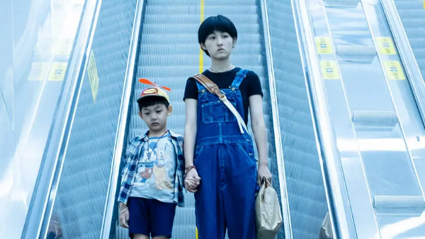 高中時每天接放學，事主與弟弟培養出感情