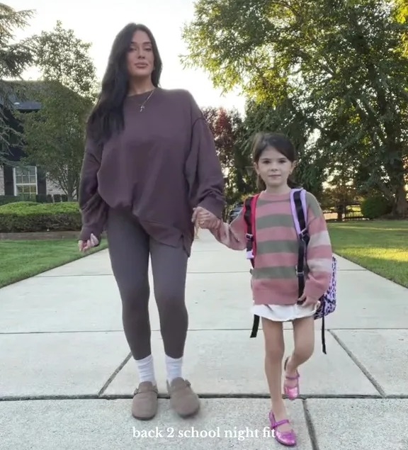 媽媽表示，她不打算阻止女兒隨著年齡增長，而多請一天病假。