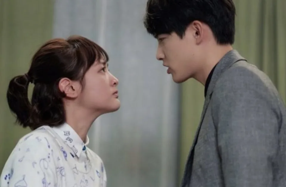 一位網友表示，她的父母因為BL漫畫吵到要離婚。