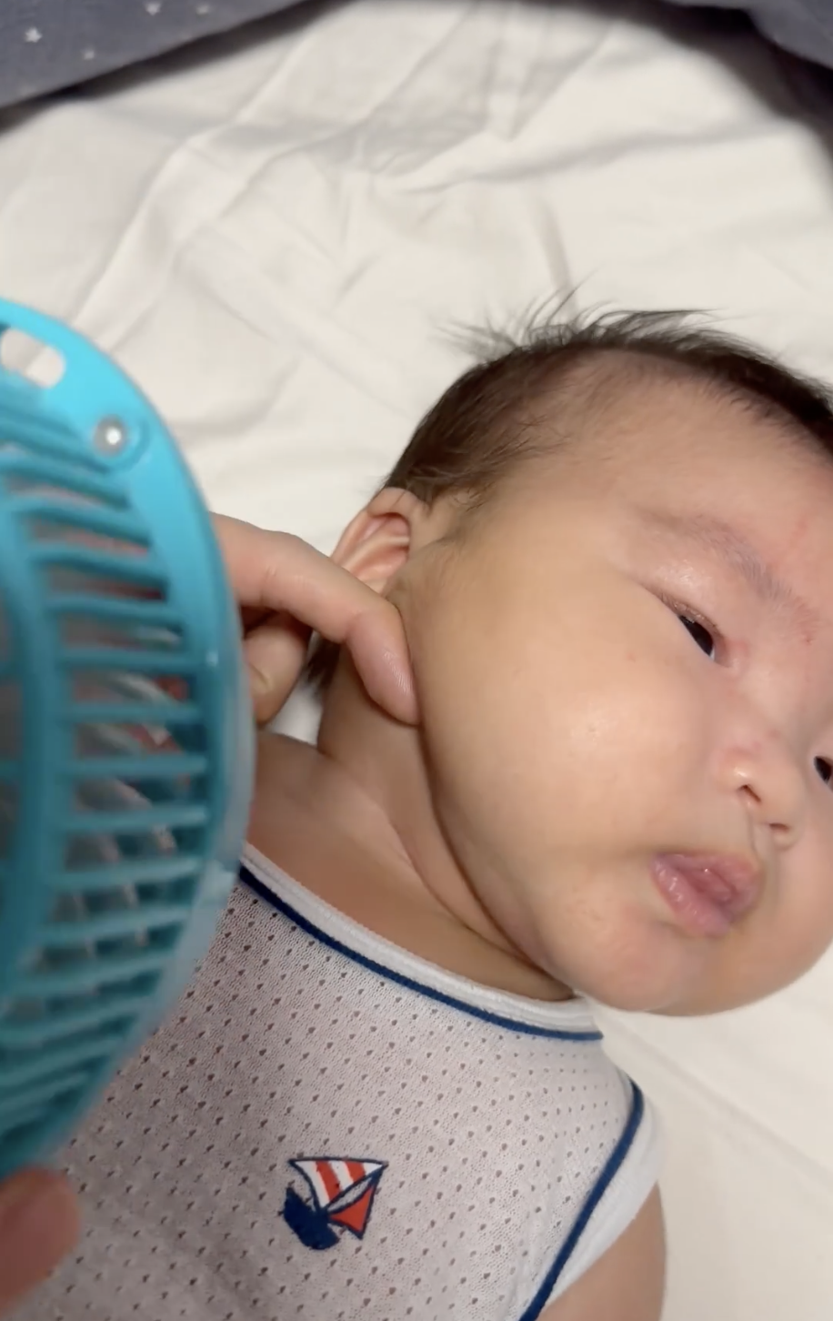 避免皮膚泛紅脫皮，需要手動吹風。