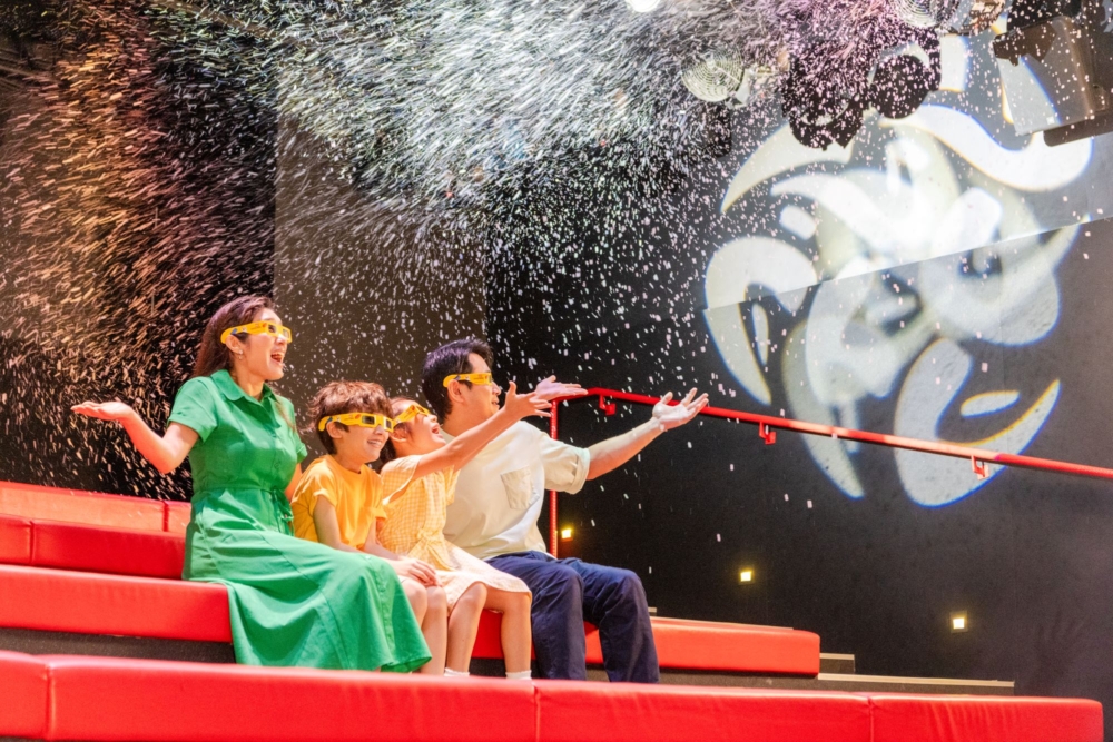 香港樂高探索中心推出全新4D動感體驗「小魔怪追逐戰」。