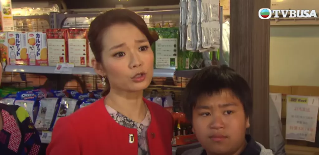 疑似家長看到影片後留言指:「孩子是乖巧的」。