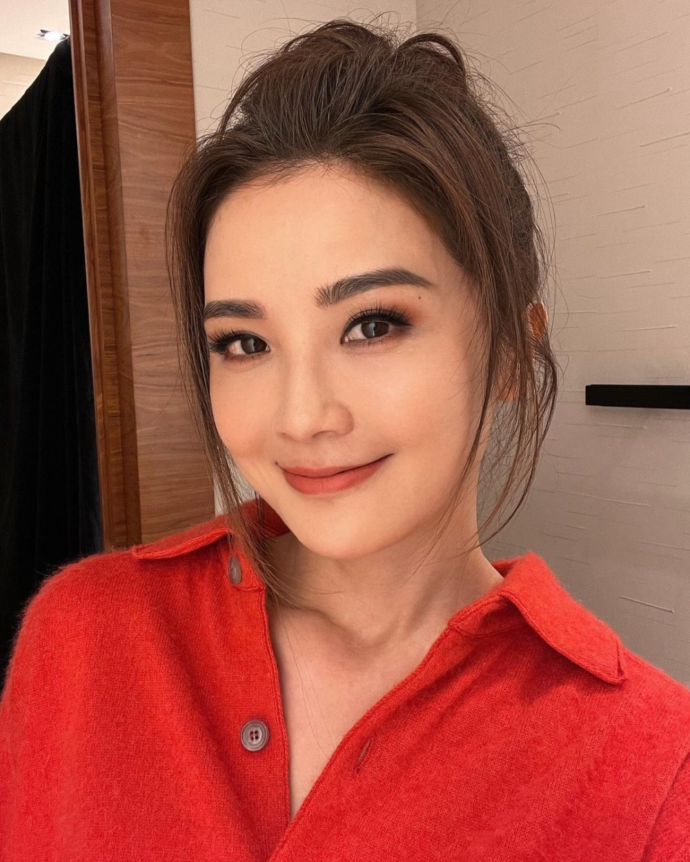 網民大讚阿sa從小靚到大!