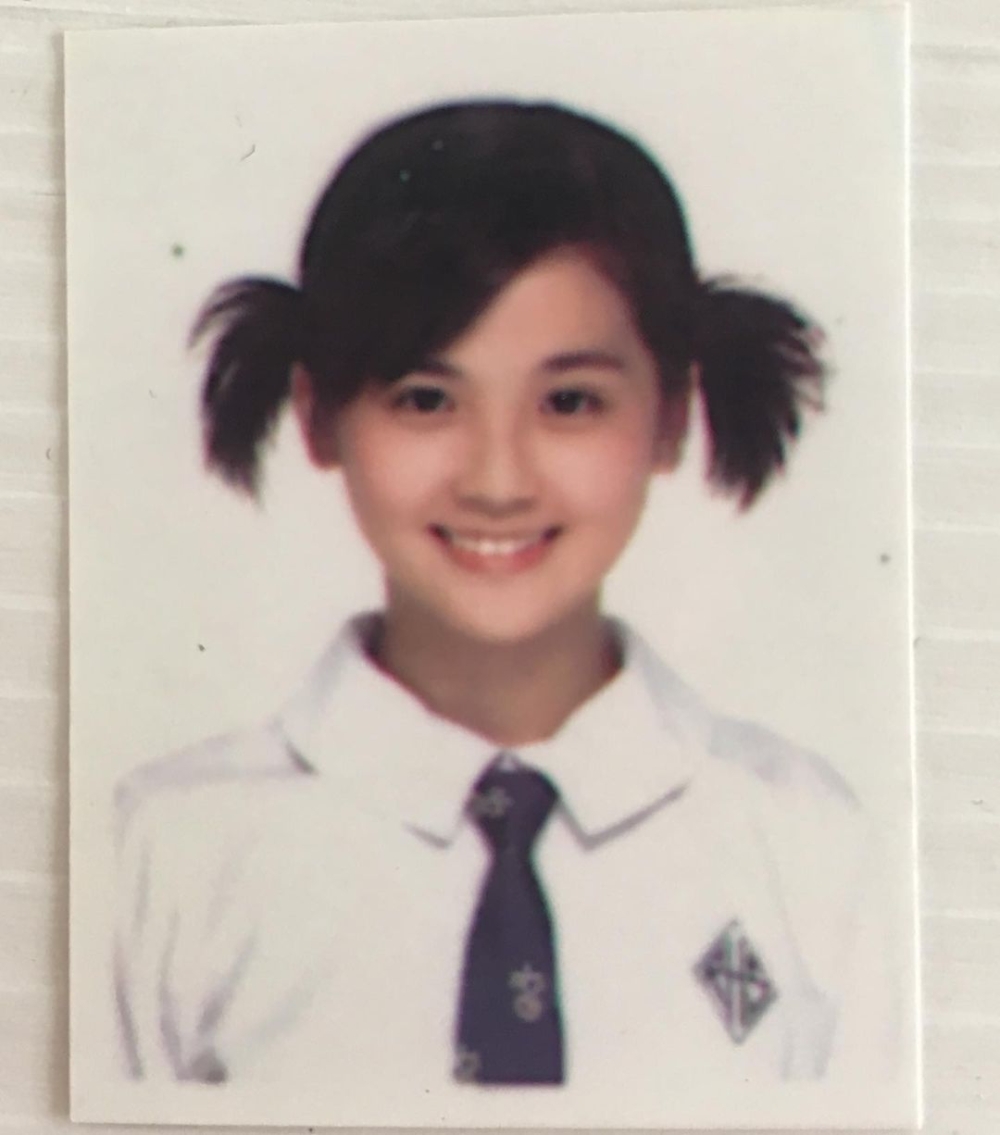 阿sa曬出孖辮學生相緬懷母校玫瑰崗中學。